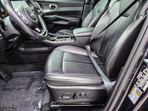 Used 2024 Kia Sorento S image 13