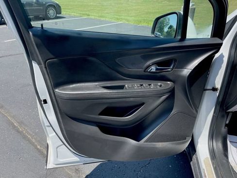 Used 2018 Buick Encore Essence FWD image 20