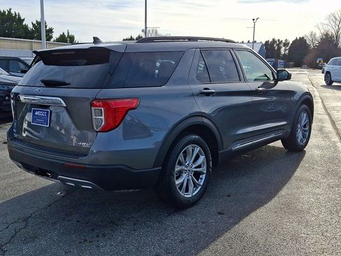 Used 2021 Ford Explorer XLT w/ Equipment Group 202A image 6