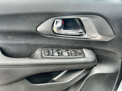 New 2026 Chrysler Voyager LX image 15