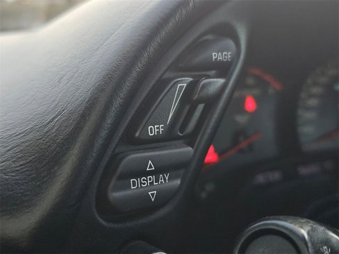 Used 2001 Chevrolet Corvette Convertible w/ Preferred Equipment Group2 image 26