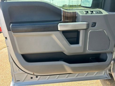 Used 2019 Ford F150 Lariat AWD/4WD image 10