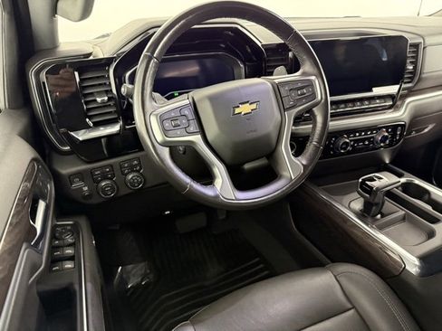 Used 2022 Chevrolet Silverado 1500 LTZ w/ Z71 Off-Road Package image 18