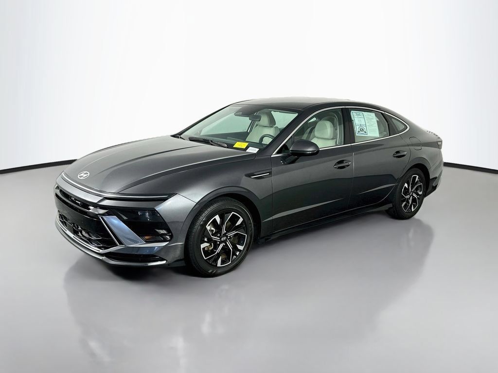 Used 2025 Hyundai Sonata SEL FWD image 3
