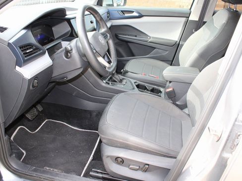 Used 2024 Volkswagen Taos SE image 14