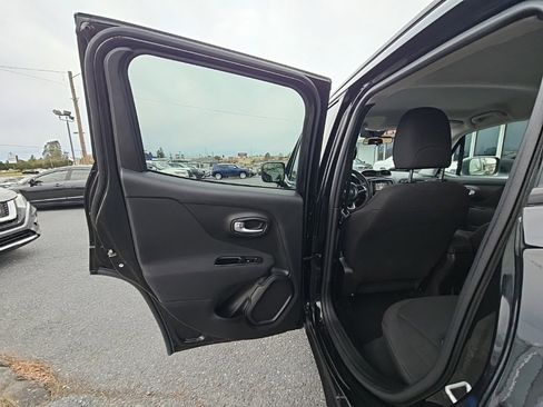 Used 2020 Jeep Renegade Sport w/ Sport Appearance Group image 32