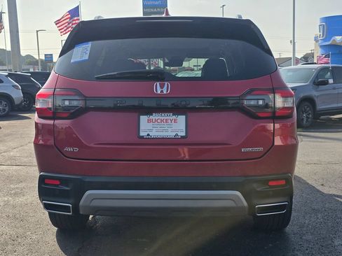 Certified 2025 Honda Pilot Touring image 7