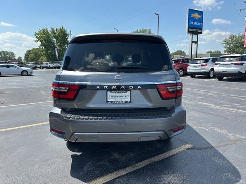 Used 2022 Nissan Armada SV image 4