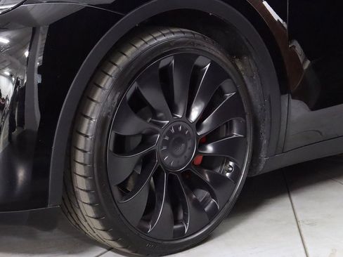 Used 2024 Tesla Model Y Performance AWD/4WD image 6