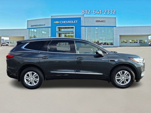 Used 2020 Buick Enclave Essence image 8