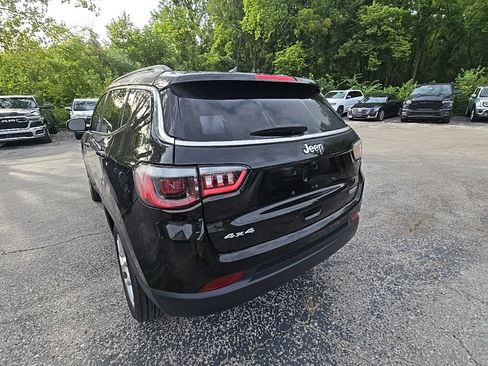 Used 2022 Jeep Compass Latitude AWD/4WD image 5