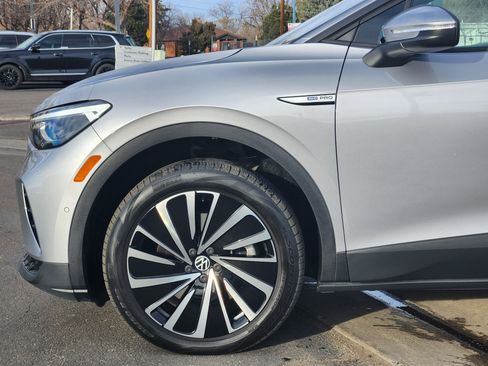 Used 2024 Volkswagen ID.4 Pro image 2