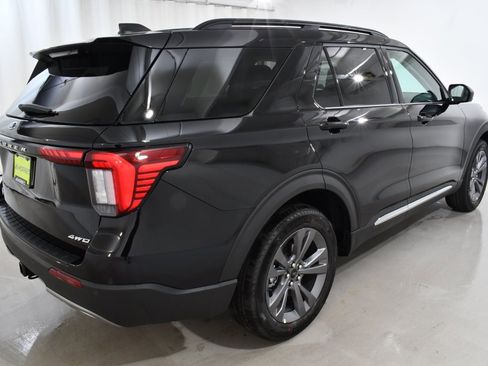 New 2025 Ford Explorer Active w/ Active Comfort Package image 11
