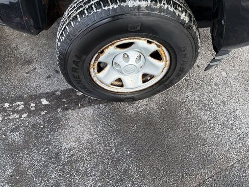 Used 2016 Toyota Tacoma SR5 w/ Towing Package image 10