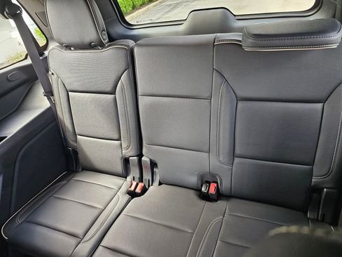 Used 2023 GMC Yukon SLT w/ SLT Premium Package AWD/4WD image 22