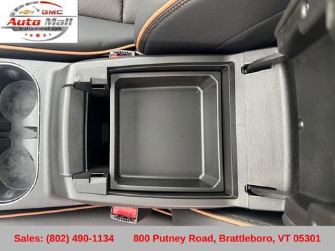 Used 2025 GMC Canyon AT4 w/ Technology Plus Package image 28