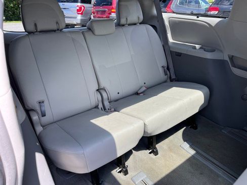Used 2011 Toyota Sienna Limited w/ Premium Pkg AWD/4WD image 21