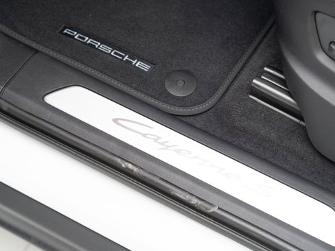 New 2026 Porsche Cayenne S image 15