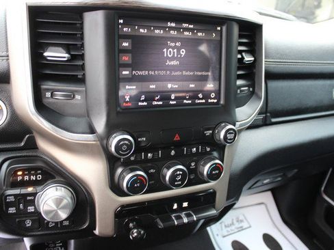 Used 2019 RAM 1500 Laramie w/ Off Road Group AWD/4WD image 14