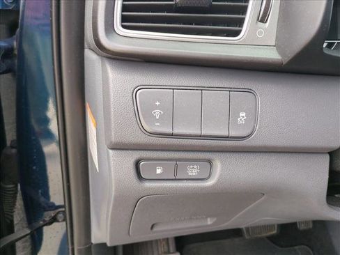 Used 2017 Kia Niro LX FWD image 10