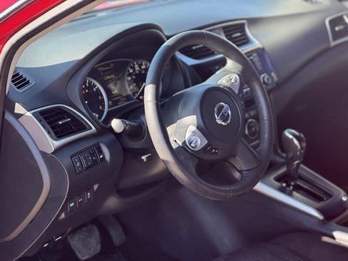 Used 2018 Nissan Sentra SV image 2