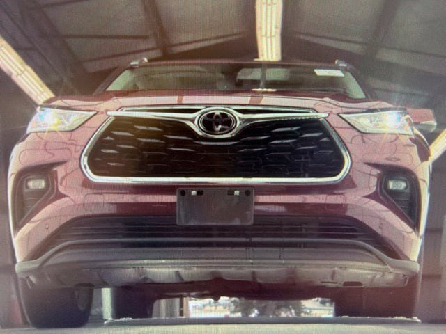 Used 2023 Toyota Highlander Limited AWD/4WD image 11