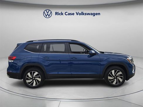 Certified 2025 Volkswagen Atlas SE image 3