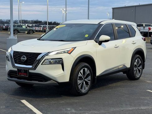 Used 2023 Nissan Rogue SV image 9