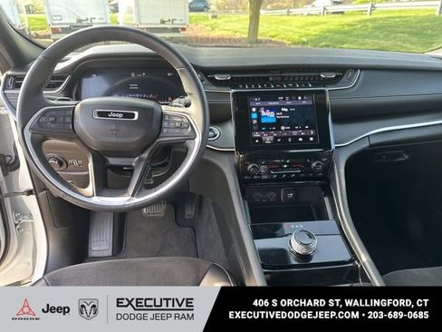 Used 2023 Jeep Grand Cherokee L Laredo AWD/4WD image 11
