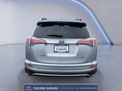 Used 2018 Toyota RAV4 XLE image 4