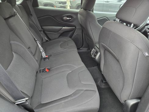 Certified 2021 Jeep Cherokee Latitude FWD image 26