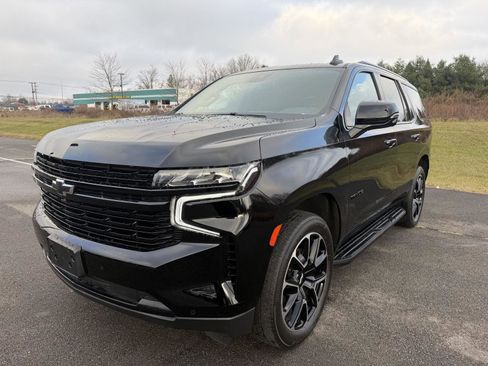 Used 2023 Chevrolet Tahoe RST w/ Luxury Package image 2