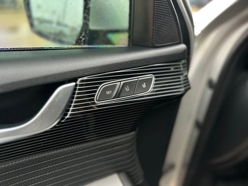 Used 2024 Hyundai Palisade Calligraphy image 21