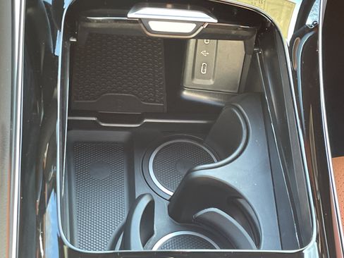 New 2026 Mercedes-Benz GLC 300 image 32