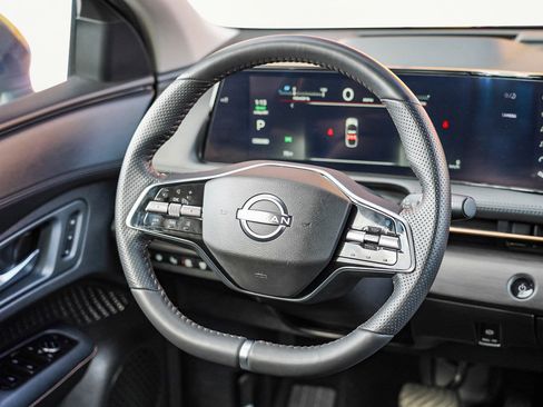 Used 2024 Nissan Ariya AWD image 17