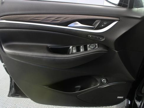 Used 2023 Buick Enclave Avenir w/ Avenir Technology Package image 13