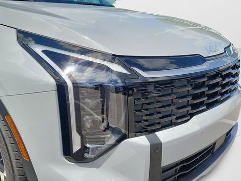 Used 2026 Kia Sportage EX FWD image 8