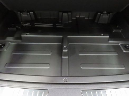 Used 2025 Chevrolet Suburban High Country w/ Sun And Tow Package image 45