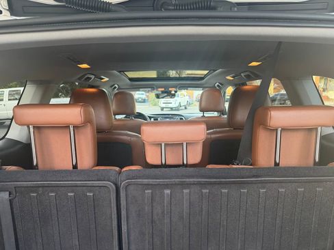 Used 2019 Toyota Highlander Limited Platinum image 7