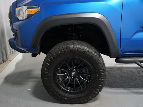 Used 2016 Toyota Tacoma TRD Off-Road w/ Towing Package AWD/4WD image 5