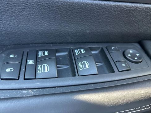 New 2026 Chrysler Pacifica Select image 11