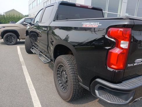 Used 2019 Chevrolet Silverado 1500 Custom Trail Boss w/ Custom Convenience Package AWD/4WD image 3