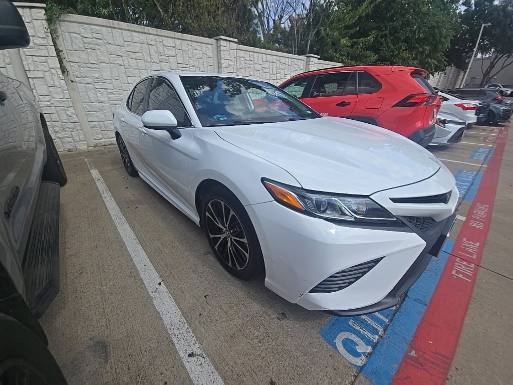 Used 2019 Toyota Camry SE FWD image 19