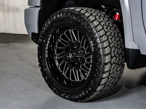 Used 2024 Chevrolet Silverado 2500 LT image 62