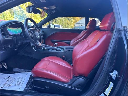 Used 2016 Dodge Challenger SXT Plus image 12