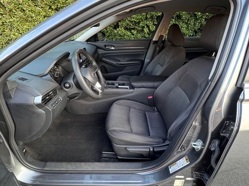 Used 2022 Nissan Altima 2.5 S image 9