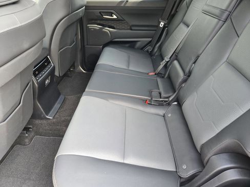 Used 2024 Lexus GX 550 w/ Cold Area Package AWD/4WD image 30