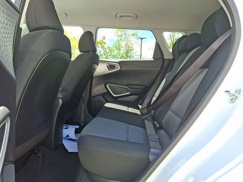 Used 2023 Kia Soul LX w/ LX Technology Package FWD image 13
