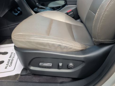 Used 2013 Hyundai Santa Fe Limited w/ Technology Pkg image 9