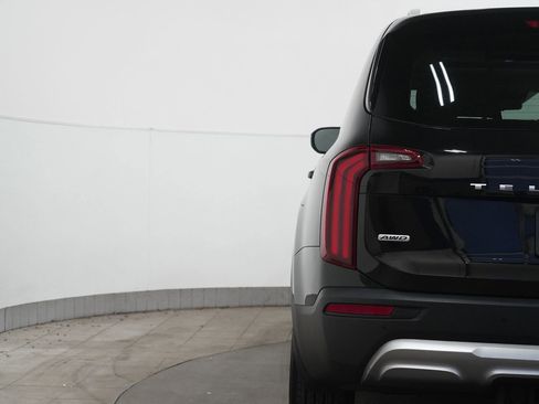 Used 2022 Kia Telluride EX w/ EX Premium Package image 12